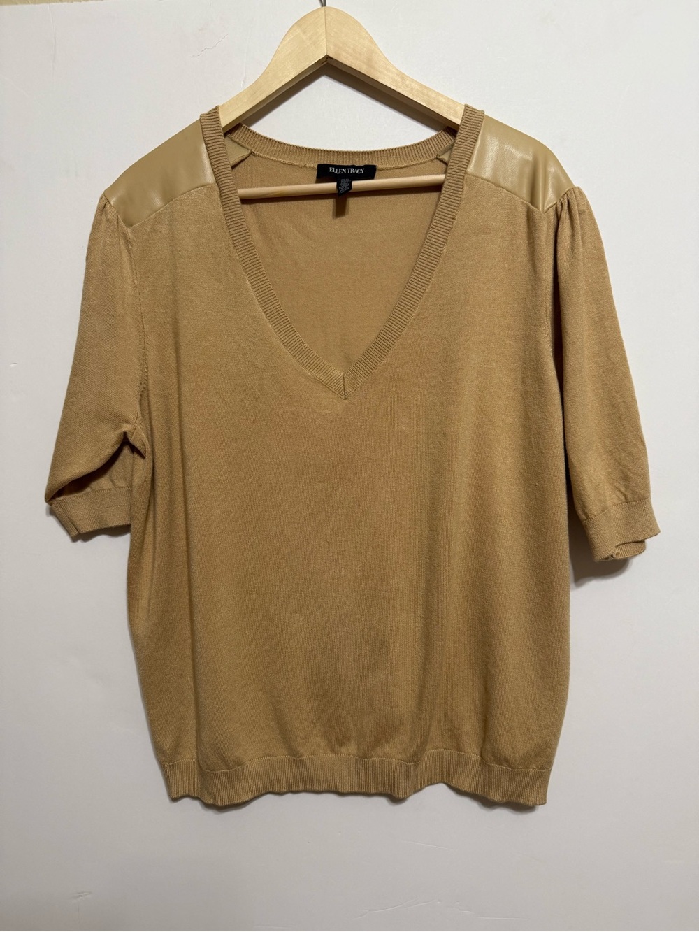Ellen Tracy Camel Tan V-Neck puffed sleeves knit pullover